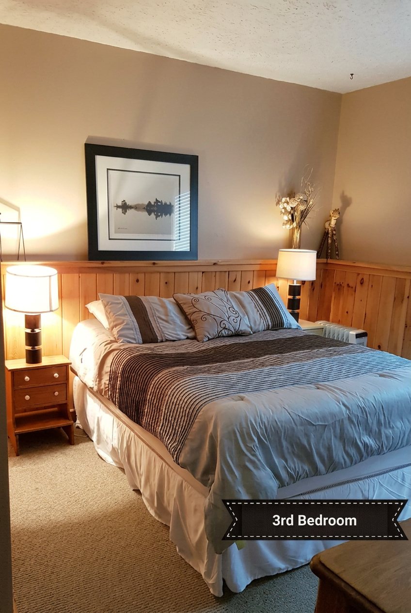 Third bedroom with queen bed